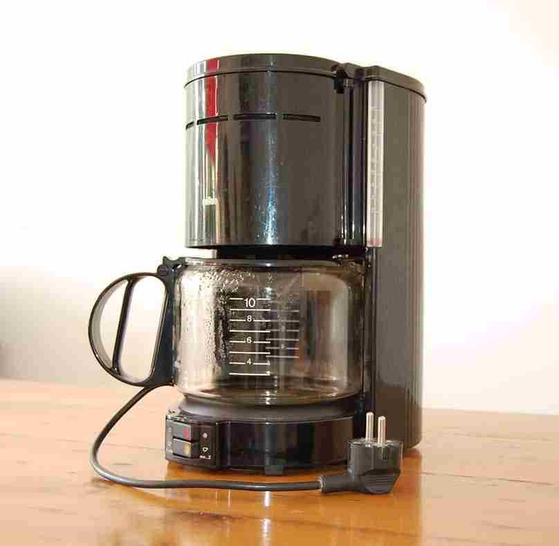 Common coffee maker problems, care and maintenance tips